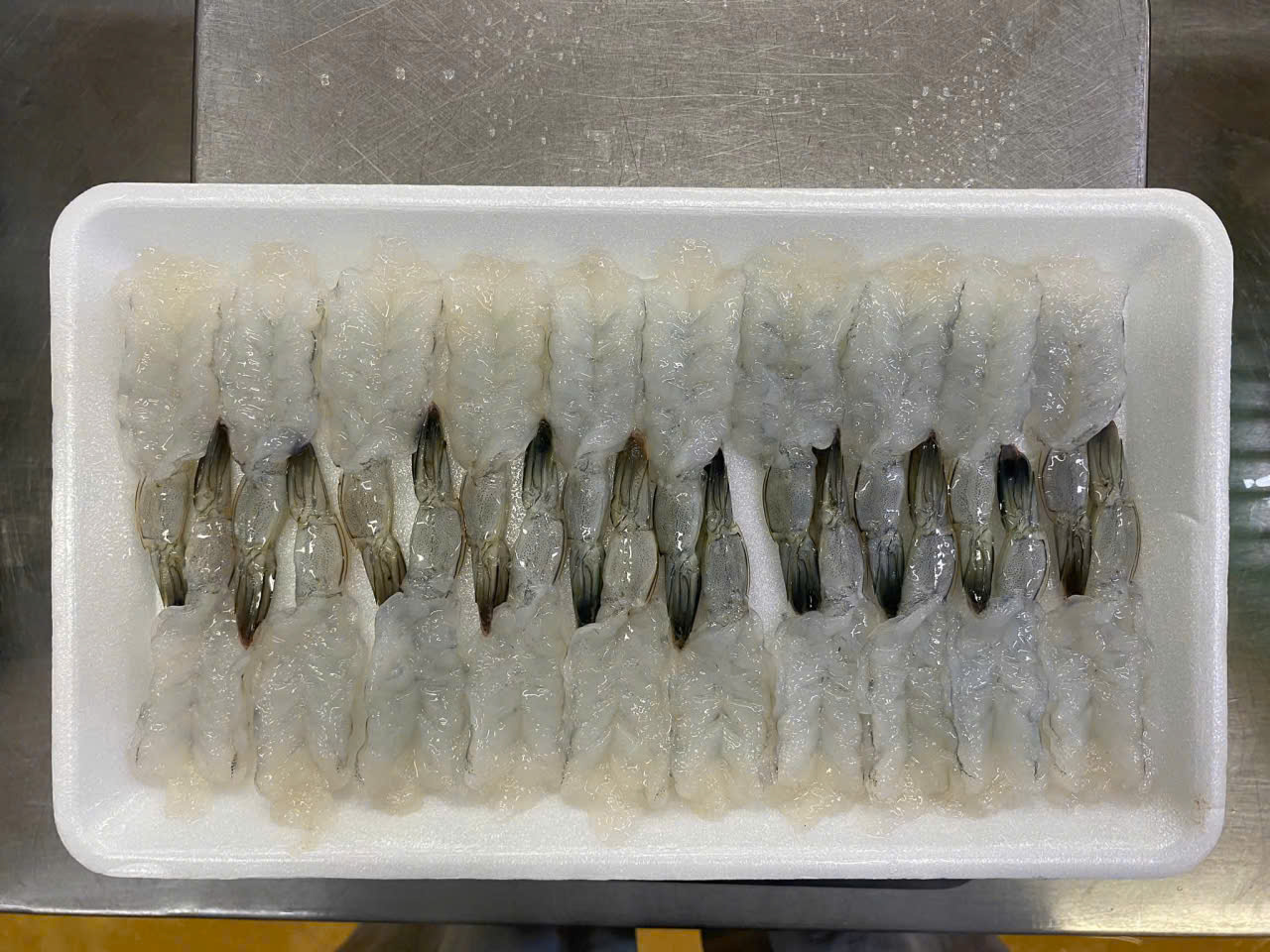 Peeled shrimp tray